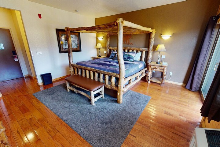 Room 12 of 79