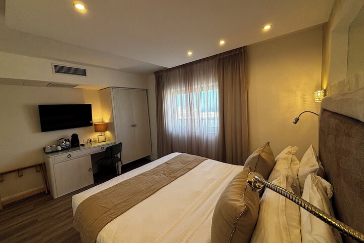 Room 49 of 155