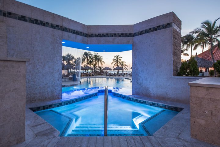 Hotel with Pool
