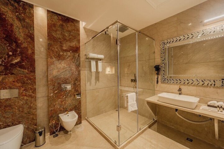 Room 15 of 17