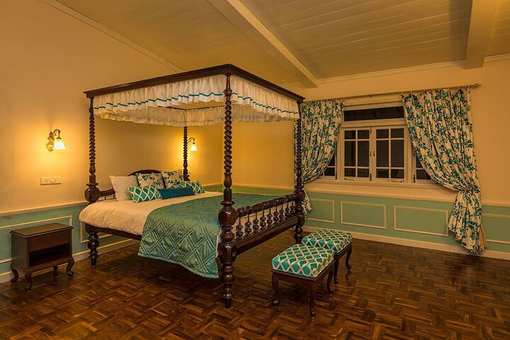 Room 8 of 34