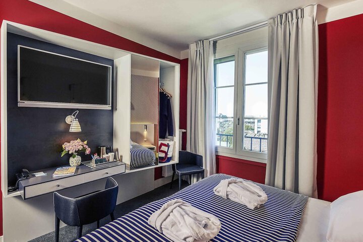 Room 8 of 60