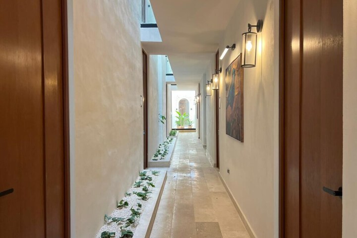 Ballroom/Hall 44 of 62