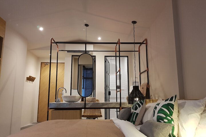 Room 87 of 158