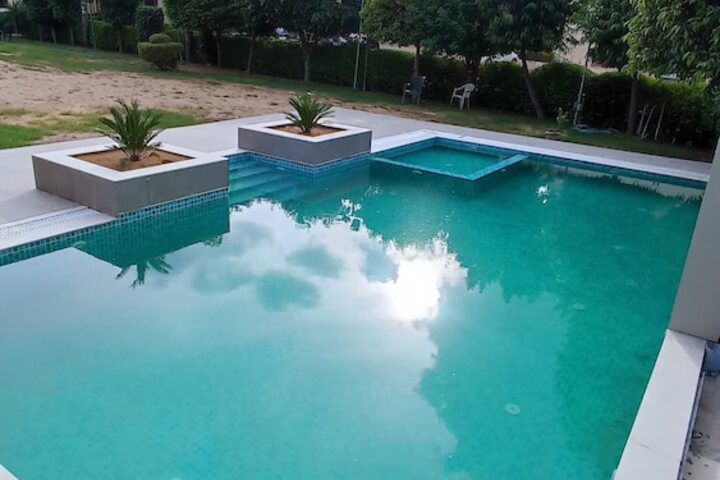 Pools & Facilities