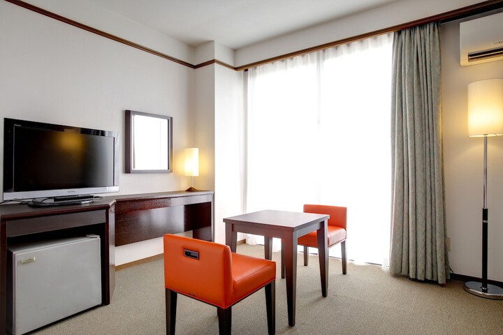 Room 10 of 43