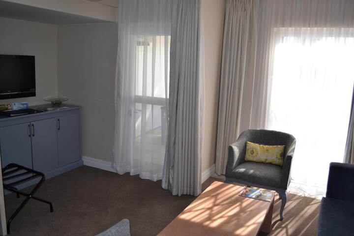Room 106 of 242