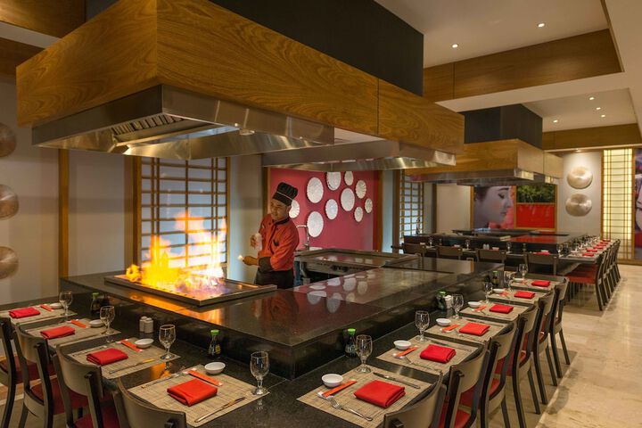 Dining 75 of 159