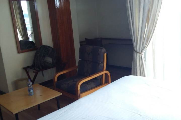 Room 6 of 31