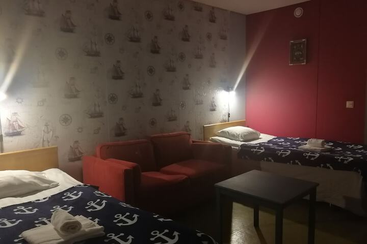 Room 6 of 43