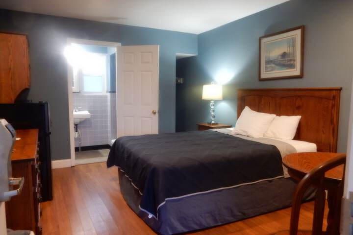 Room 11 of 37