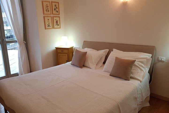 Room 6 of 42