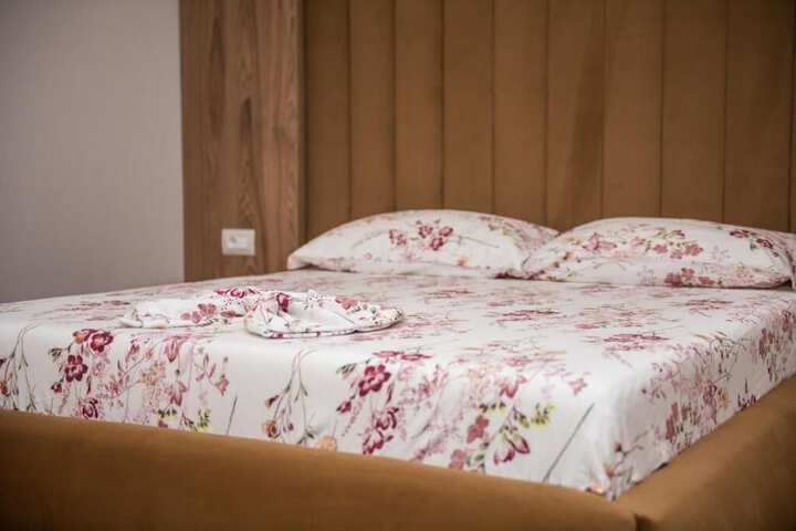 Room 3 of 33