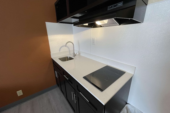 Accessible 1 King Mobility Accessible Bathtub Microwave and Refrigerator Full Breakfast (4 of 17)