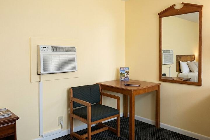 Room 8 of 15