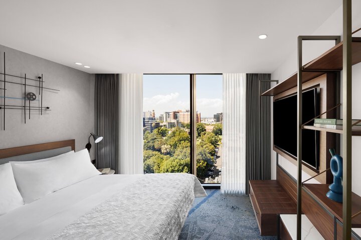 Room 14 of 110