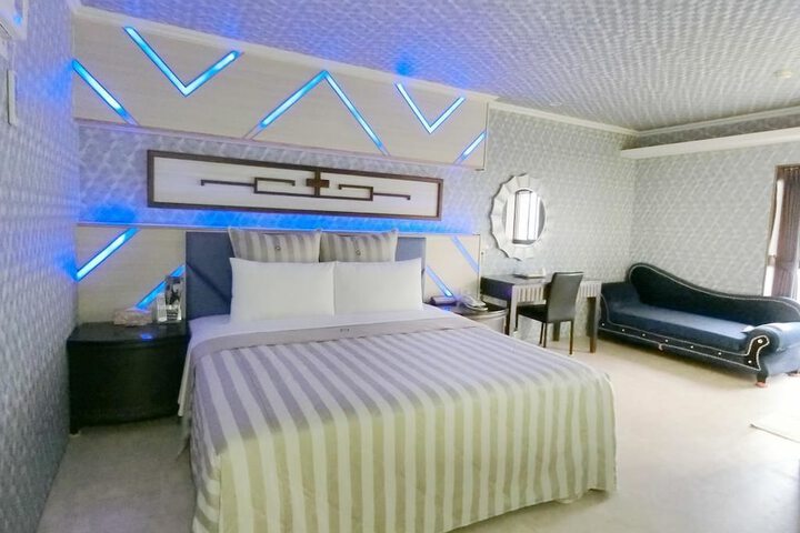 Room 8 of 24
