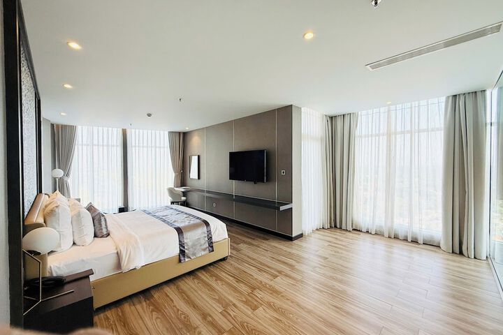Room 27 of 60