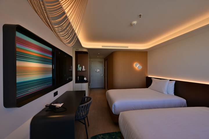 Room 8 of 69