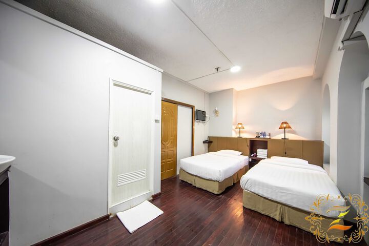 Room 13 of 47