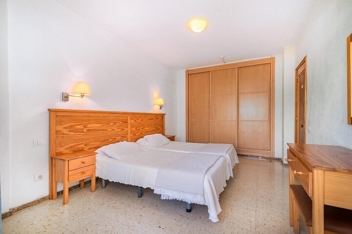 Room 8 of 37