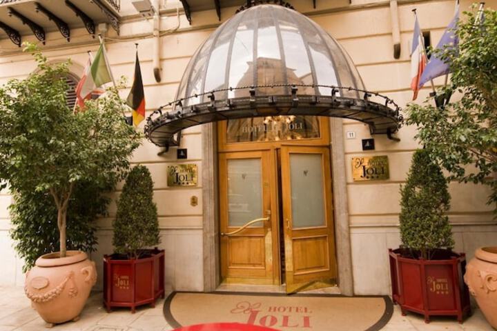 Hotel 53 of 54