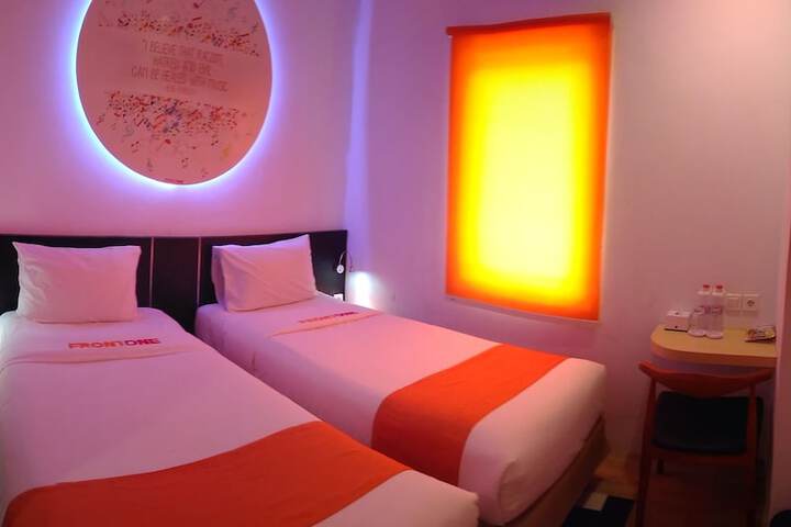 Room 12 of 22