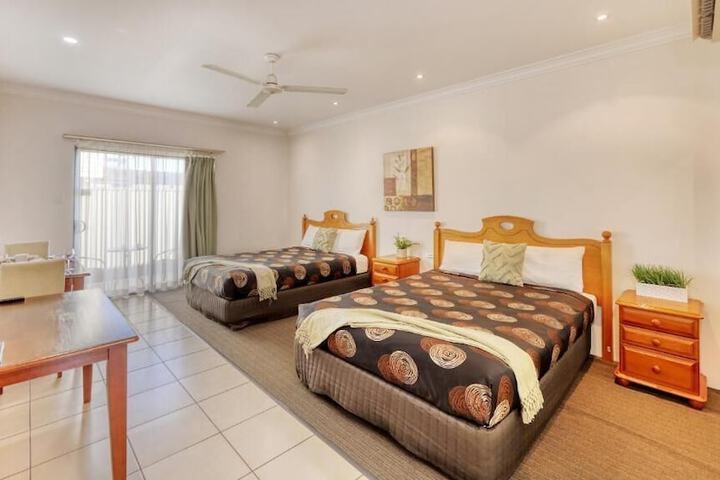 Room 4 of 72