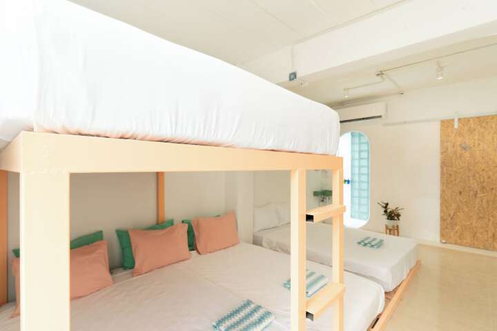 Room 17 of 31