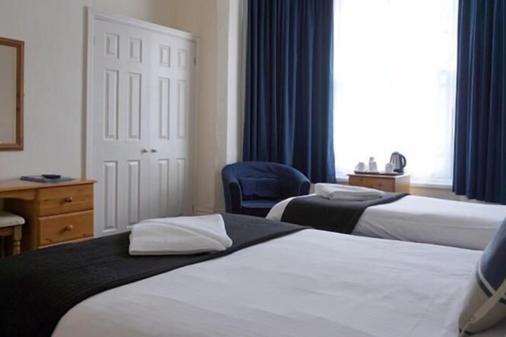 Room 13 of 28