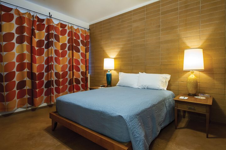 Room 13 of 42