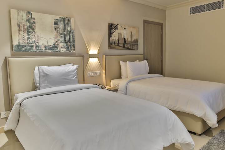 Room 33 of 109