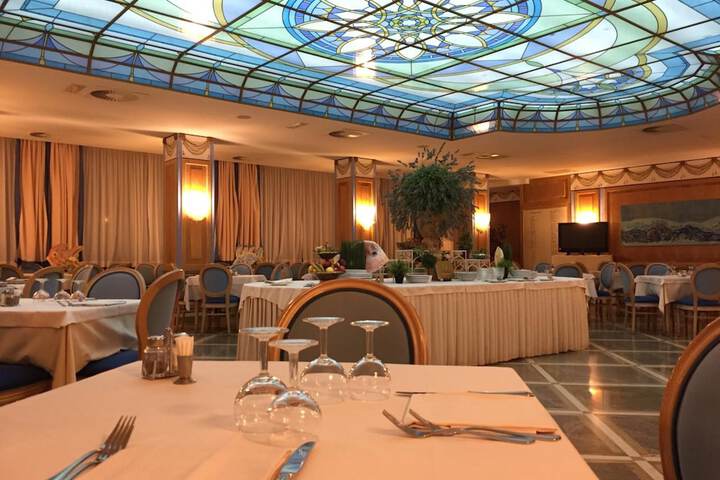 Dining 46 of 69