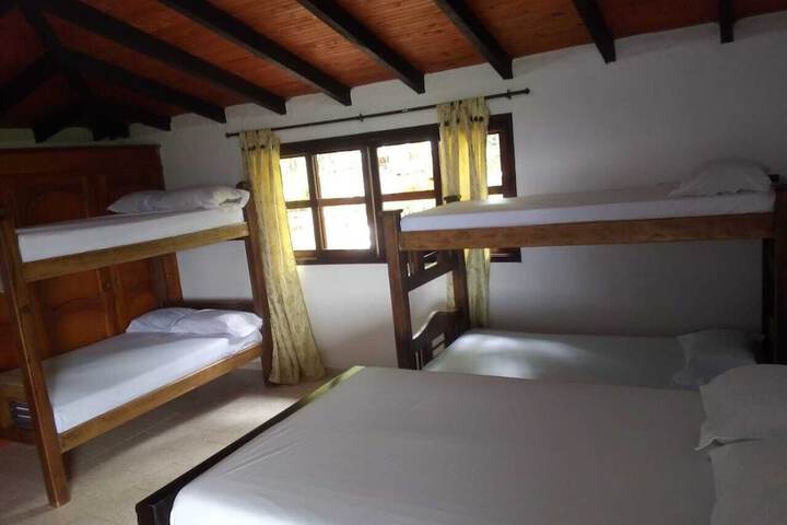 Room 9 of 38