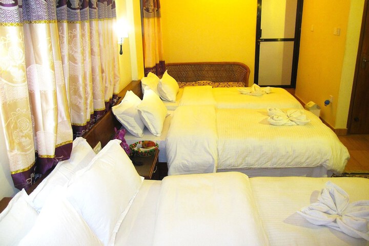 Room 13 of 38