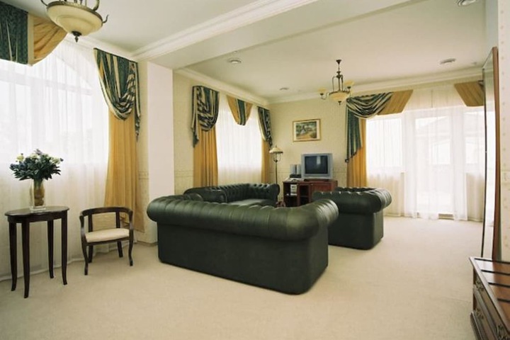 Room 16 of 105