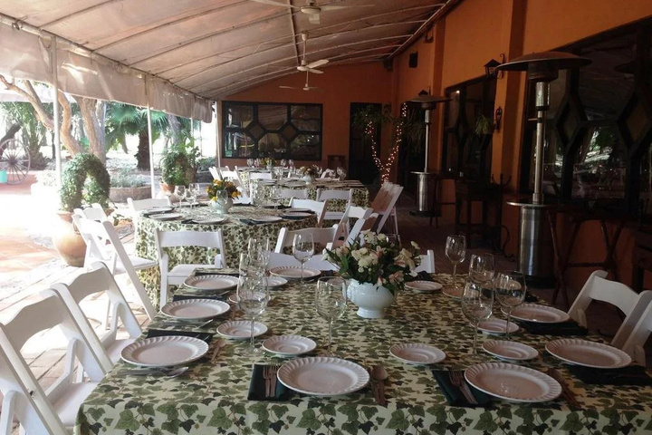 Dining 7 of 10