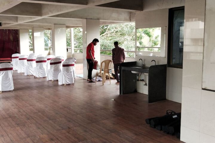 Meeting facility
