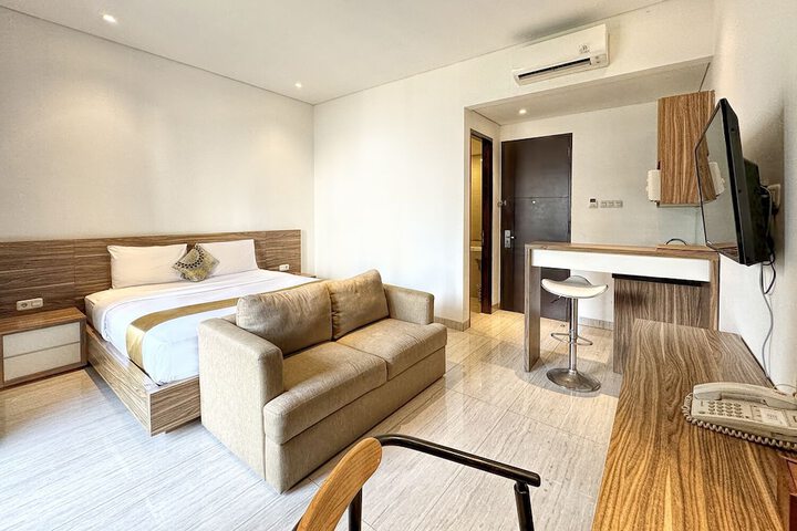 Room 7 of 32