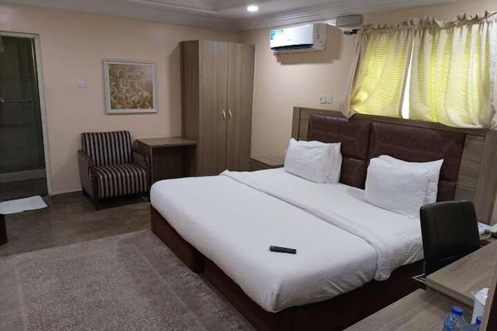 Room 12 of 61