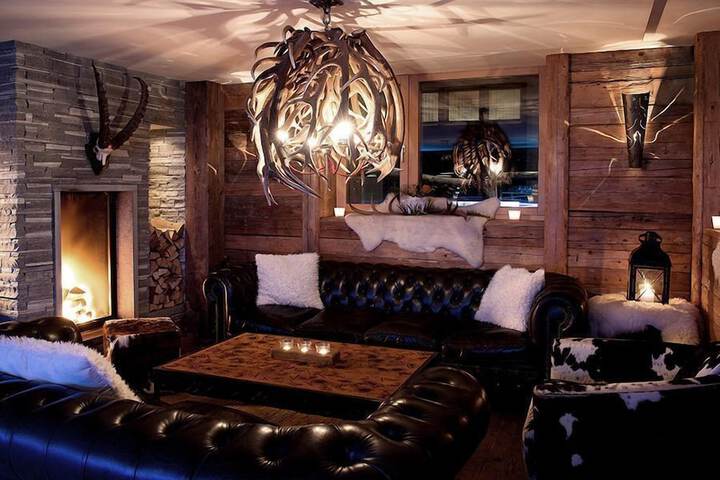 Lounge 74 of 91
