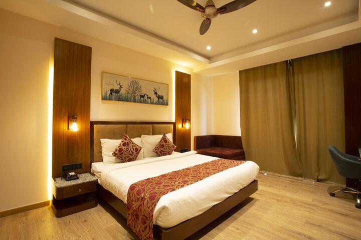 Room 28 of 196