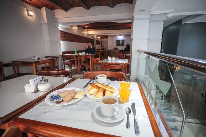 Breakfast/Coffee Service 62 of 73