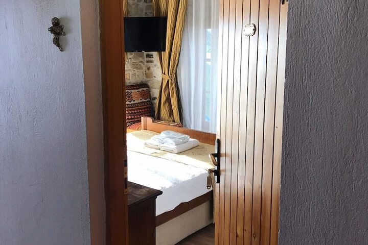 Room 45 of 90