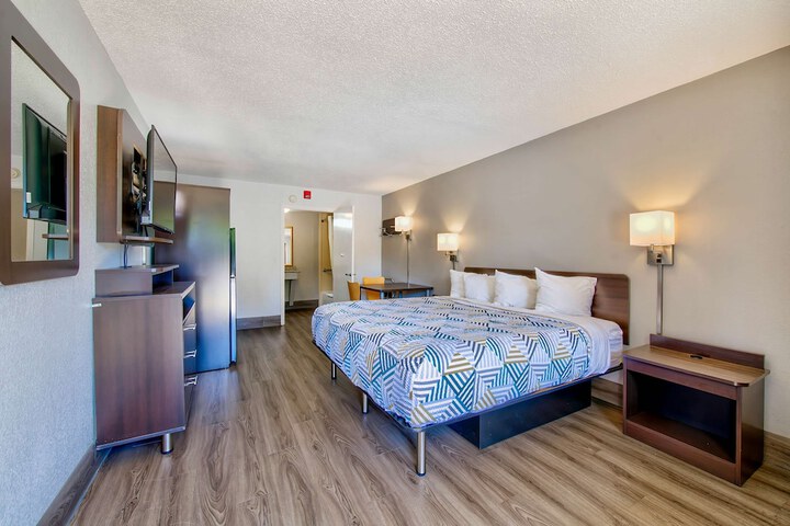 Room 15 of 24