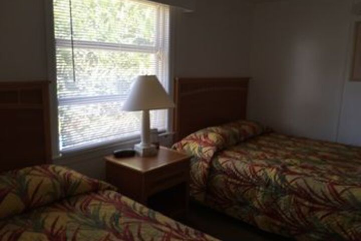 Room 25 of 38