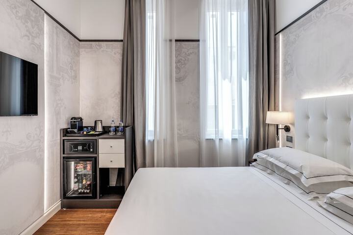 Room 15 of 52