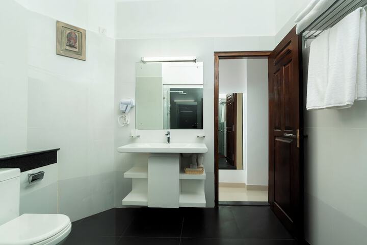 Room 13 of 25