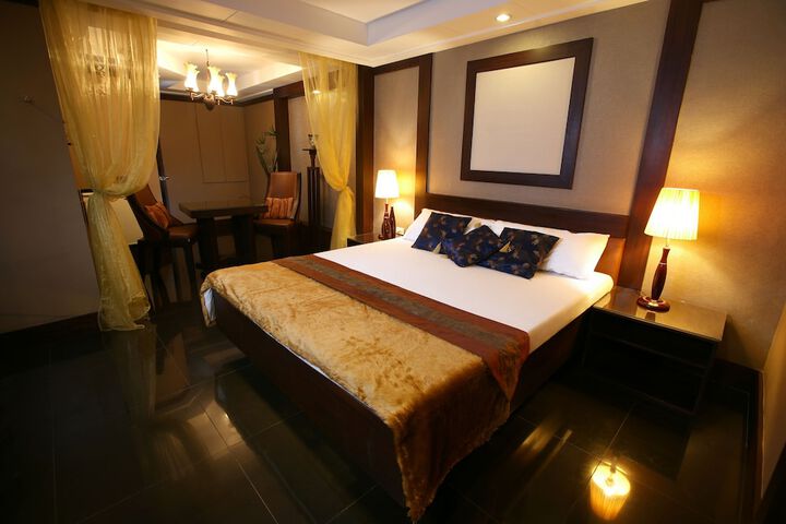 Room 12 of 34