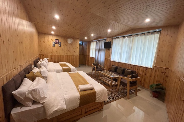 Room 7 of 14